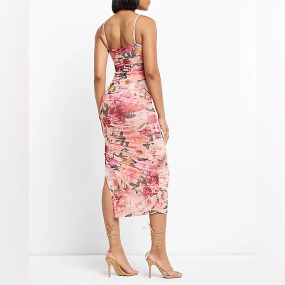 Express Body Contour ruched floral midi dress - Picture 2 of 5